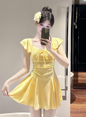 连体泳衣女显白黄色裙式保守小胸聚拢性感遮肉显瘦高级感水上乐园
