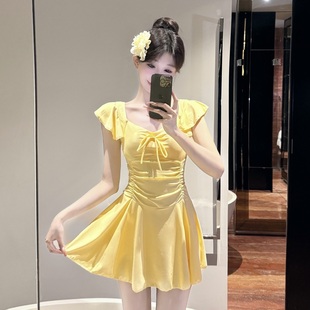 连体泳衣女显白黄色裙式 保守小胸聚拢性感遮肉显瘦仙女范水上乐园