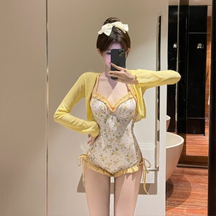2025新款 防晒保守遮肉显白泡温泉 泳衣女仙女范性感碎花二件套长袖