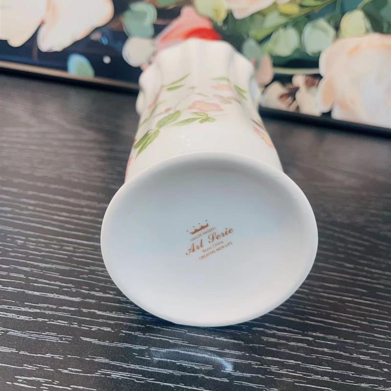 出口小清新野草莓骨瓷花瓶陶瓷插花水培家居装饰摆件欧式白瓷居家