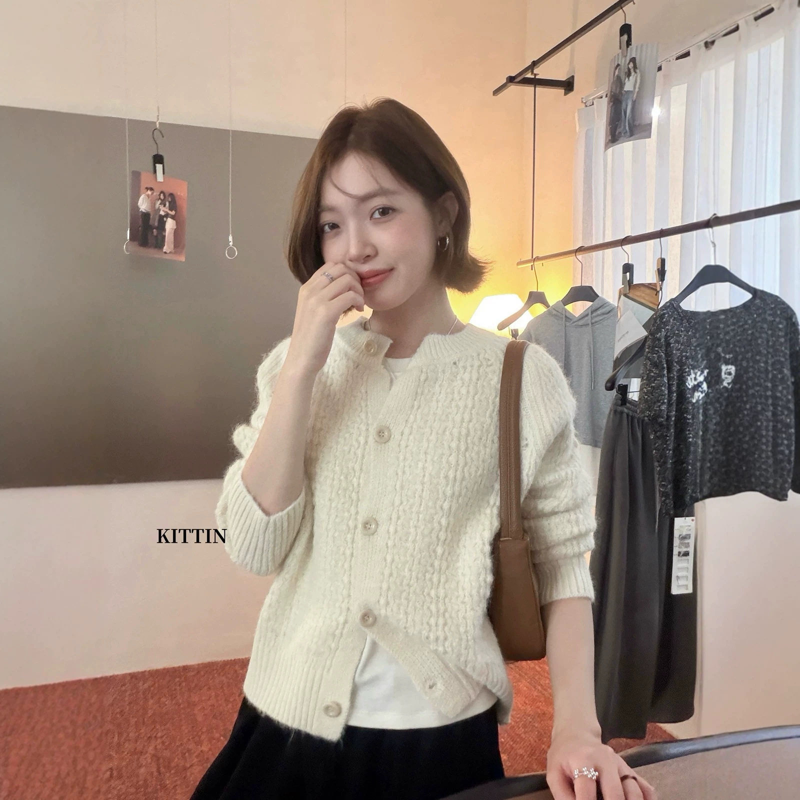 KITTIN秋冬女韩系温柔风肌理感百搭显瘦软糯单排扣开衫毛衣Y11248