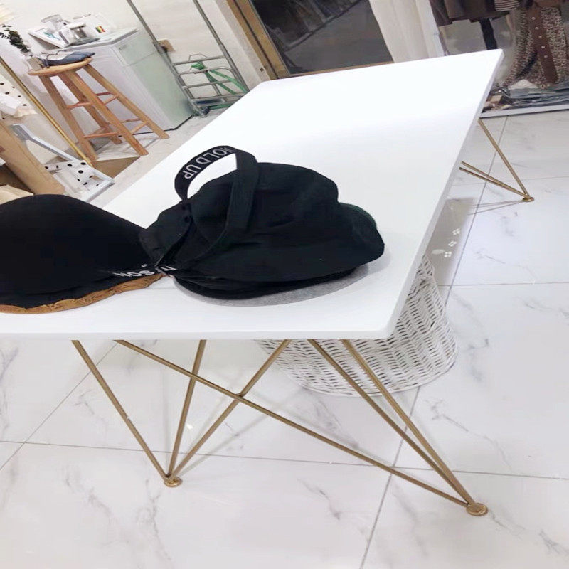 北欧女服装店流水台童装中岛展示桌中间摆放长方形实木桌子展示台