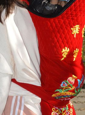 云南贵州背小孩老式传统绣花宝宝背带婴儿背巾背袋春夏秋冬四季款