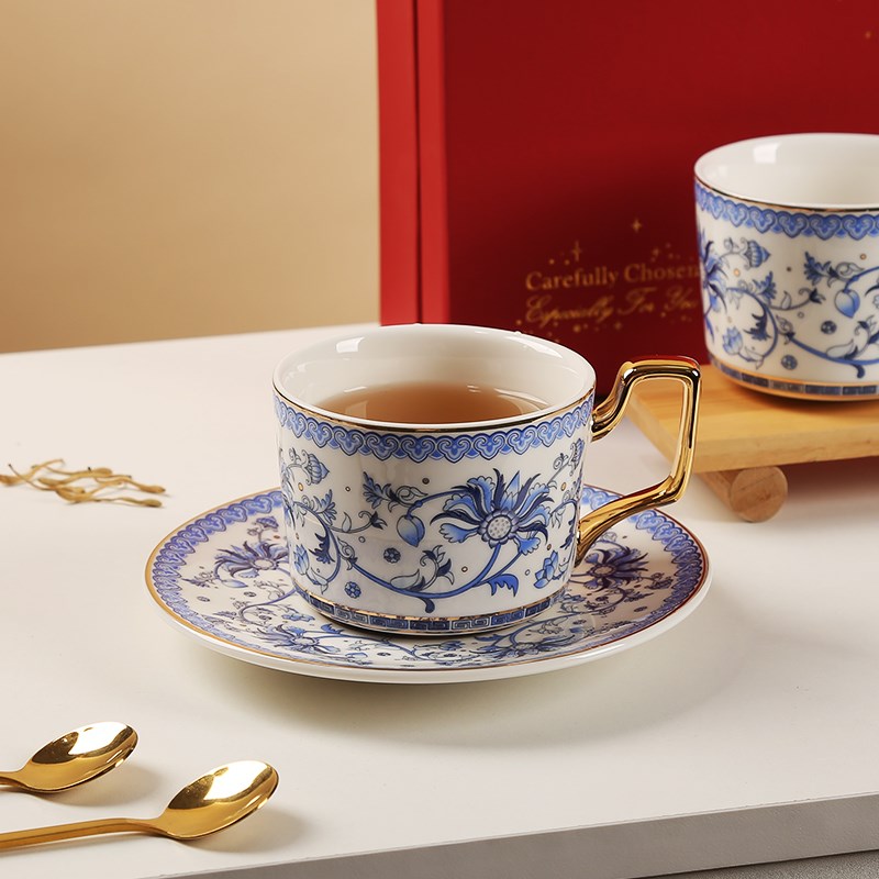青花瓷送礼摆件手绘陶瓷茶具礼盒高档套装客厅茶几缠枝莲中式乔迁