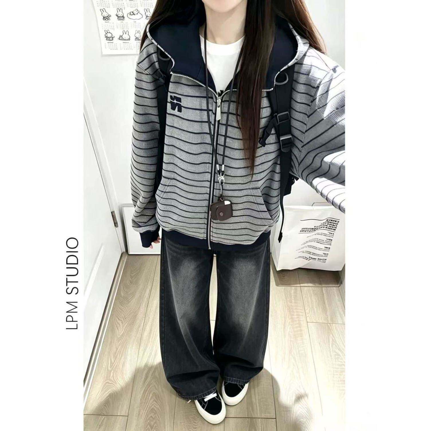 秋冬季穿搭一整套刺绣卫衣女开衫外套黑灰色阔腿牛仔裤高颜值套装
