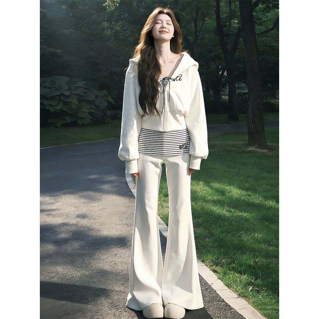 时尚潮牌刺绣款连帽卫衣三件套女早秋辣妹条纹抹胸微喇叭长裤套装