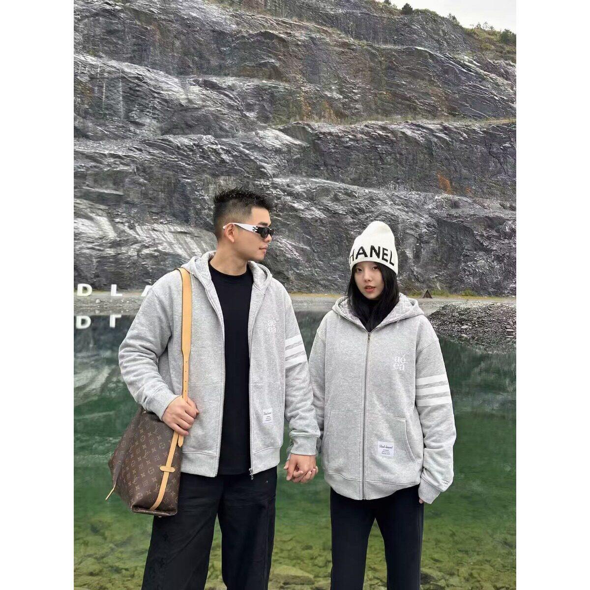 加绒薄款钉标帽子满印内