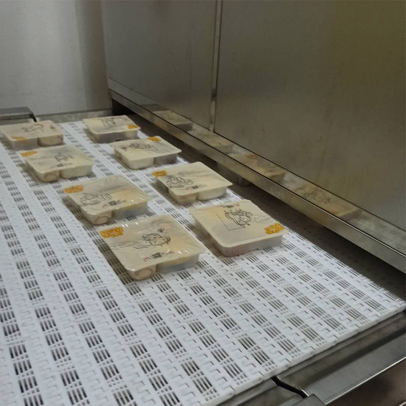 加热机学校配餐盒饭微波加热设备隧道式宽幅链板小型早餐点心