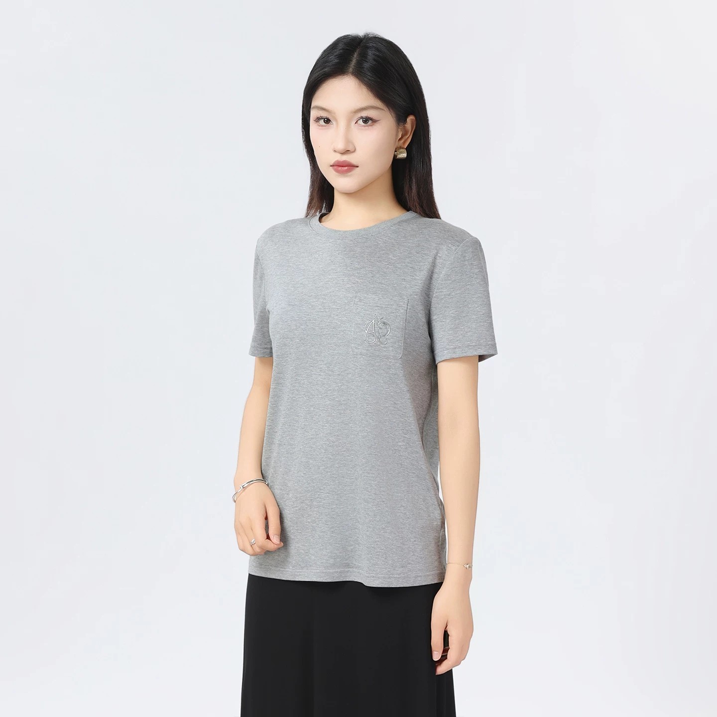 阿玛施夏季新款莱赛尔口袋装饰短袖T恤亲肤舒适极简上衣女530061