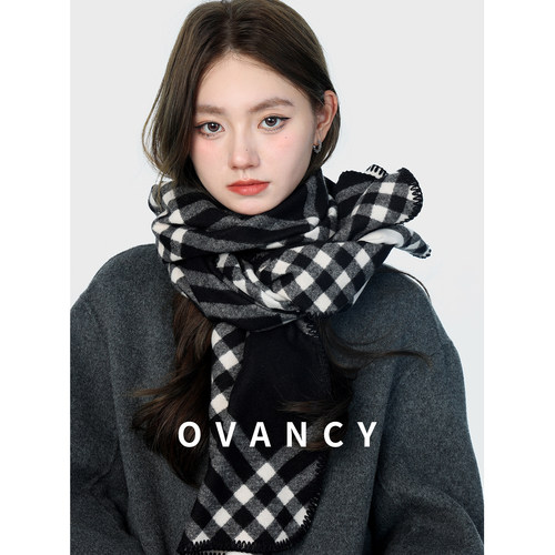 OVANCY高级感围巾女冬季2025新款复古黑白格子披肩外搭保暖围脖潮
