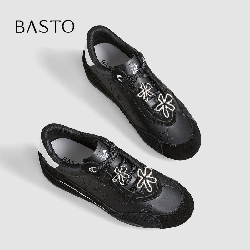 BASTO/百思图2026秋季轻便内增高女厚底休闲运动鞋花朵装饰板鞋