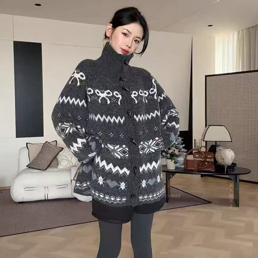 秋冬新款牛角扣费尔岛毛衣开衫女慵懒软糯高领针织外套