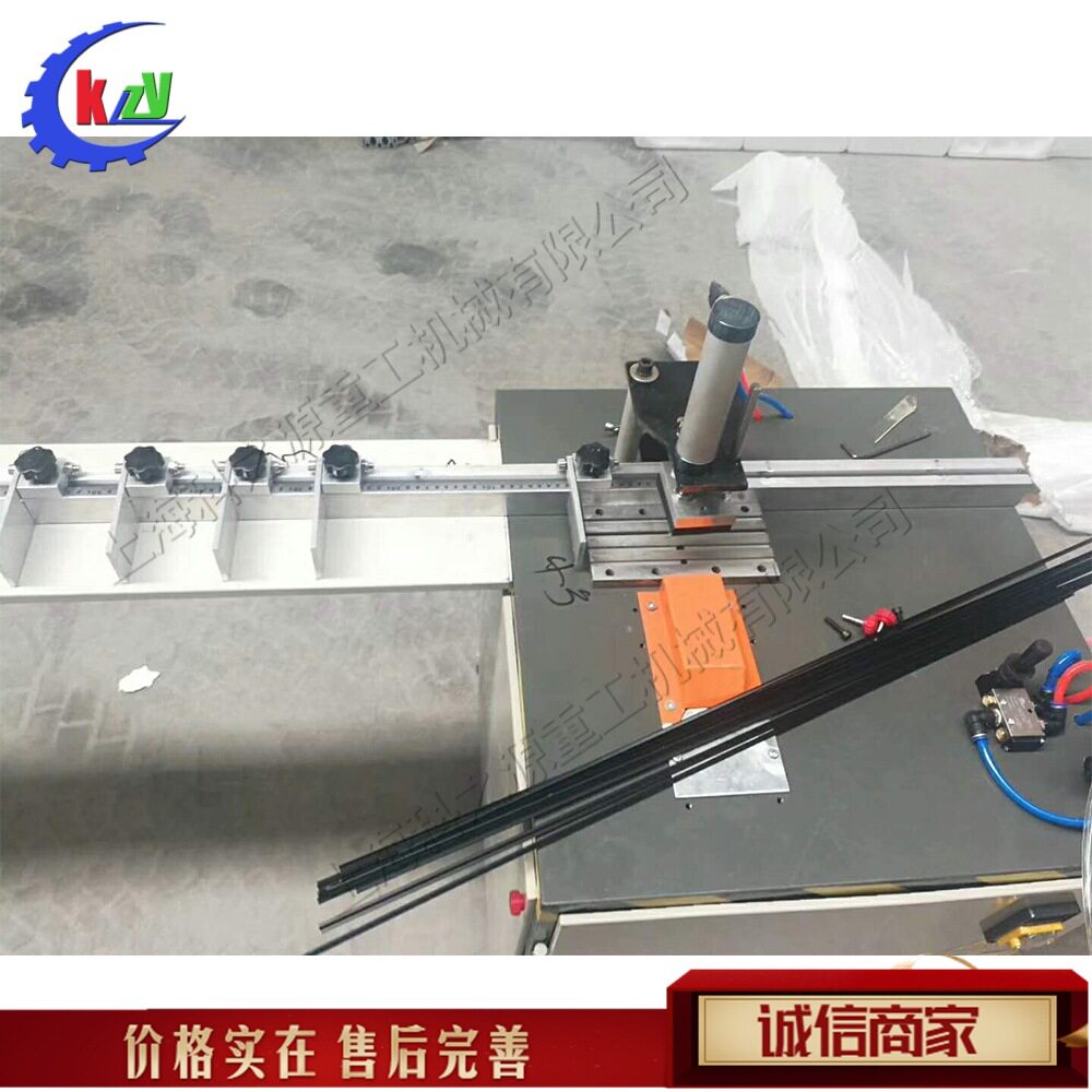 T型橱柜门条切割机 走刀式门窗装饰折弯机 小型条铝材自动切角机图片