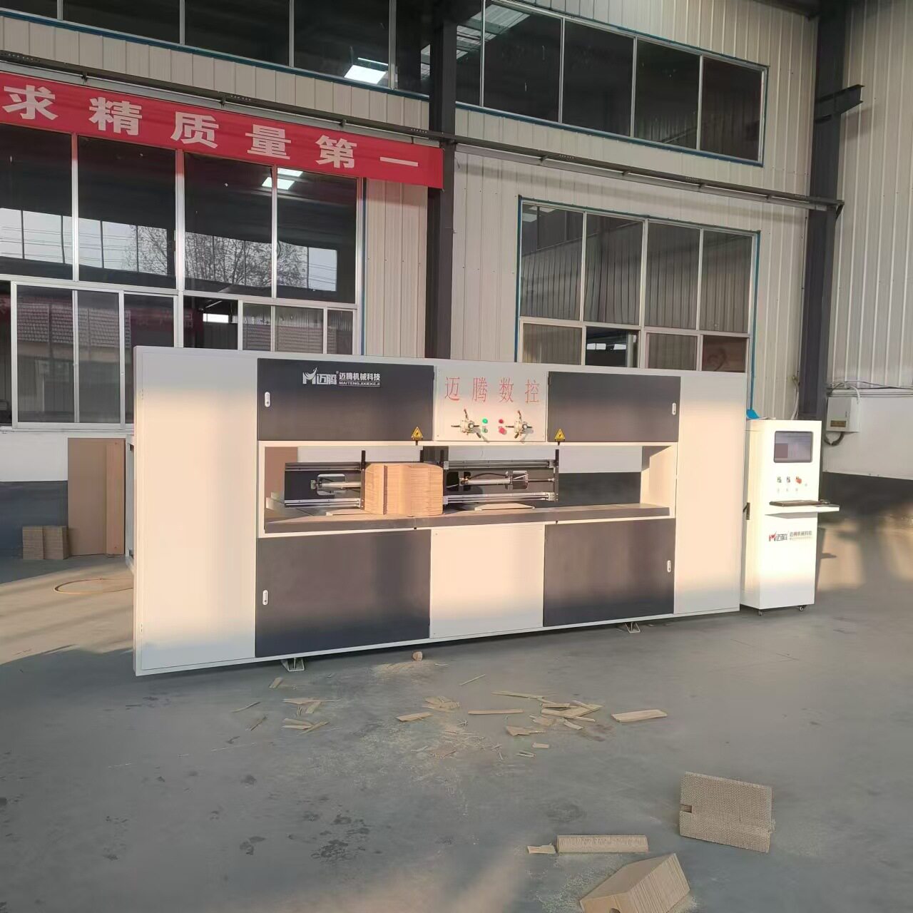 猫抓板瓦楞纸数控造型切割机宠物用品异形线锯机蜂窝纸板加工图片