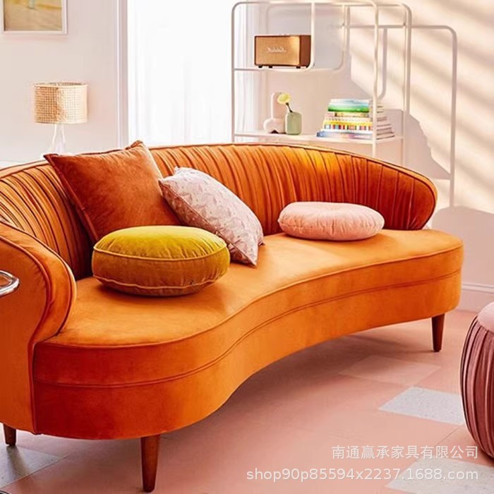 轻奢北欧弧形后现代样板间小户型设计师客厅创意褶皱丝绒布艺沙发图片