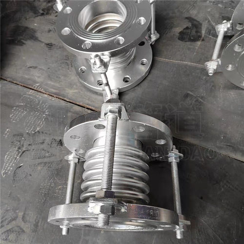不锈钢波纹补偿器 金属波纹补偿器补偿量大 膨胀节规格型号