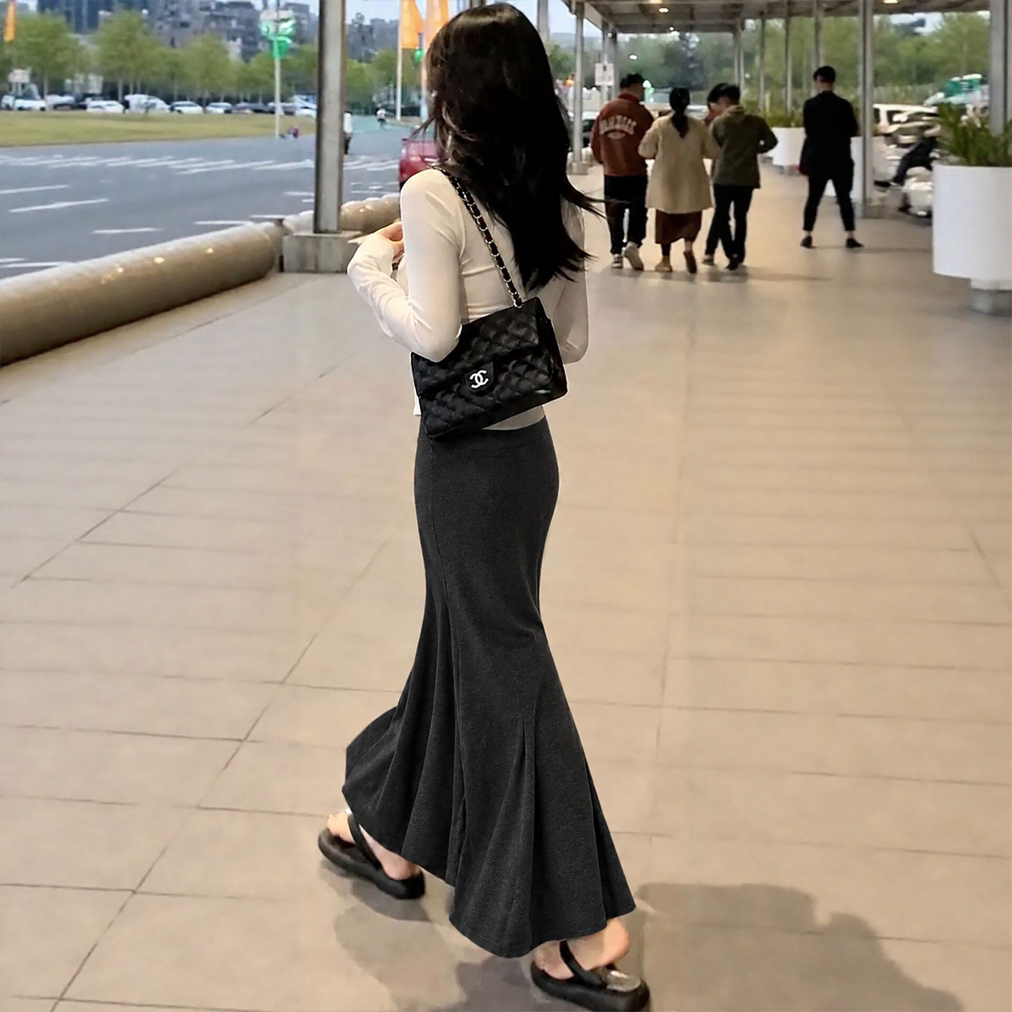 灰色半身裙女秋2026新款长款高腰a字裙小个子针织包臀鱼尾长裙子