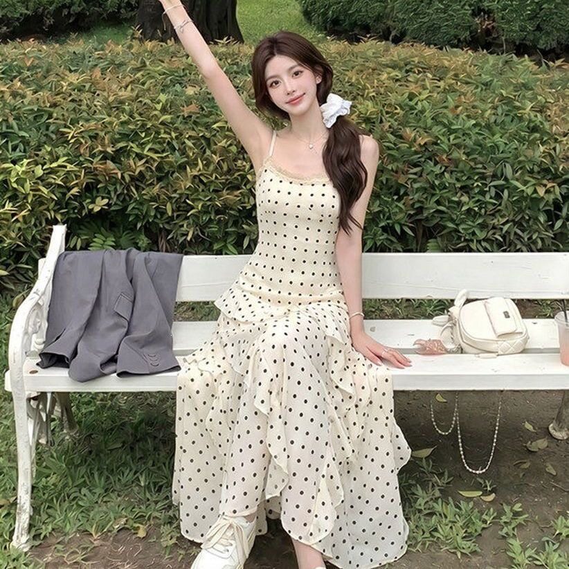 法式波点吊带连衣裙女夏