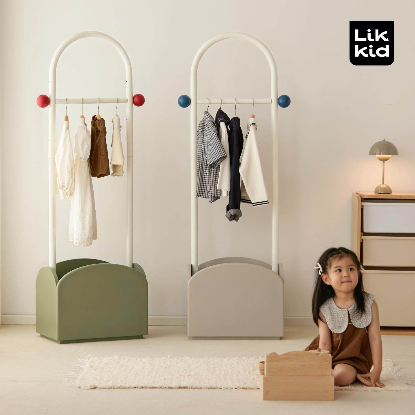 LIKKID儿童衣帽架实木落地衣架卧室可爱创意床边挂包架置物架
