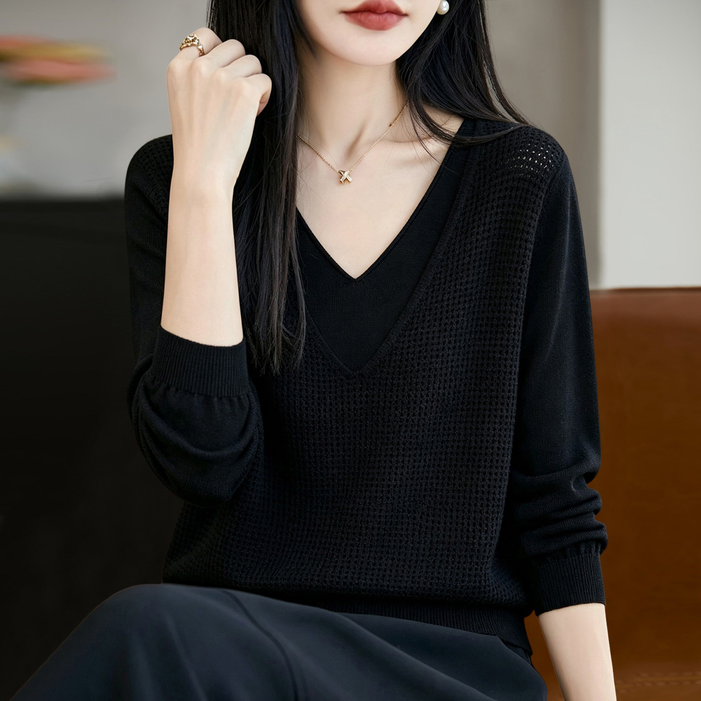 2026新款V领镂空秋季大码针织打底衫女洋气中老年女装上衣毛衣
