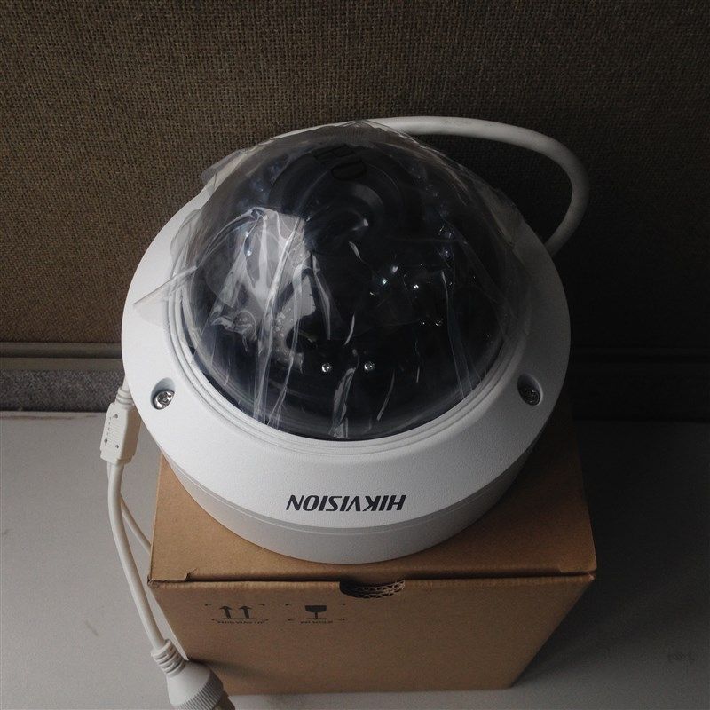 海康威视 DS-2CD5127EFWD-IZ 200万星光级超宽动态半球网络摄像机