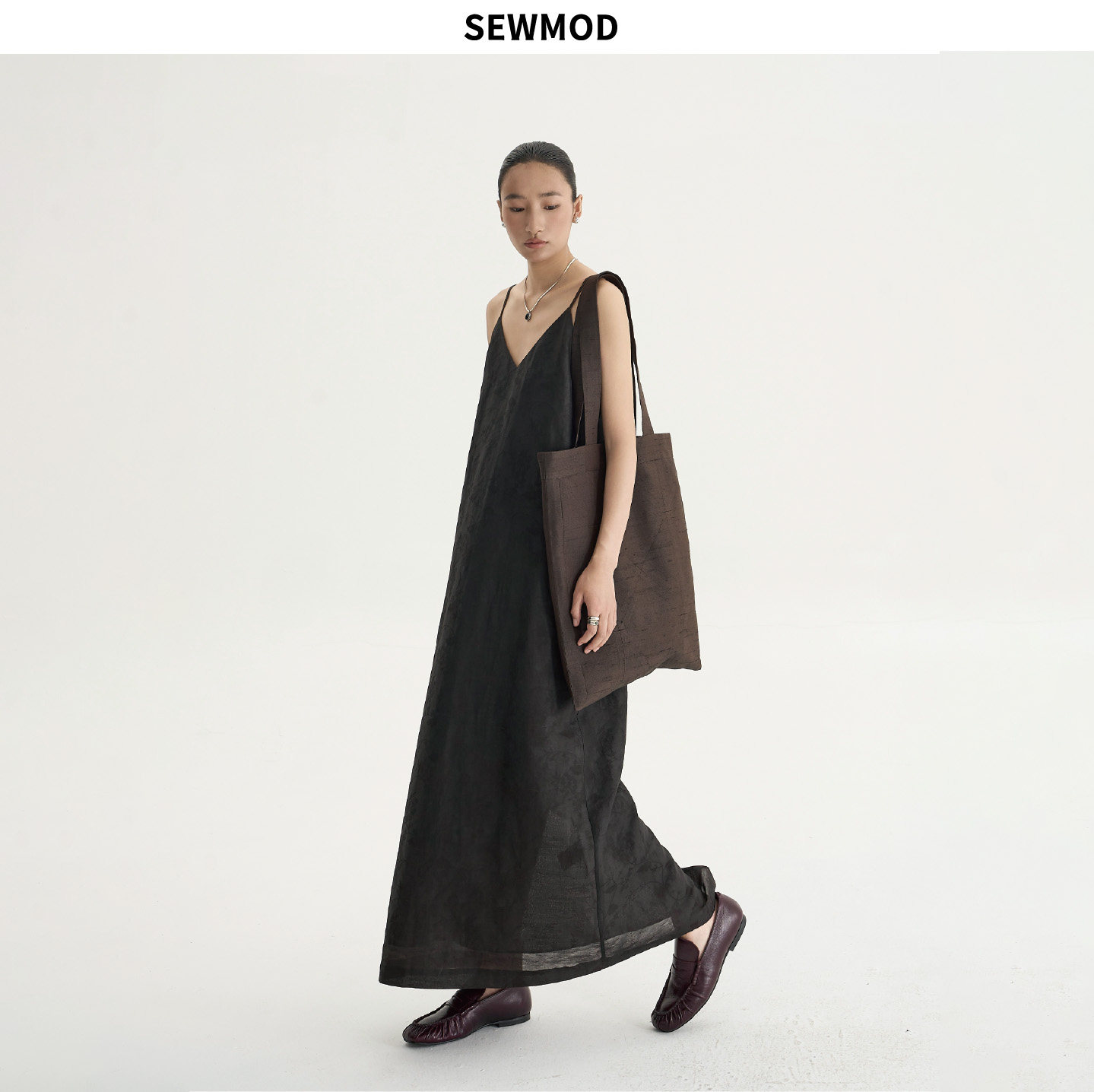 SEWMOD/绣墨丝麻交织13姆米桑蚕真丝大提花 手工中式纹样连衣裙女
