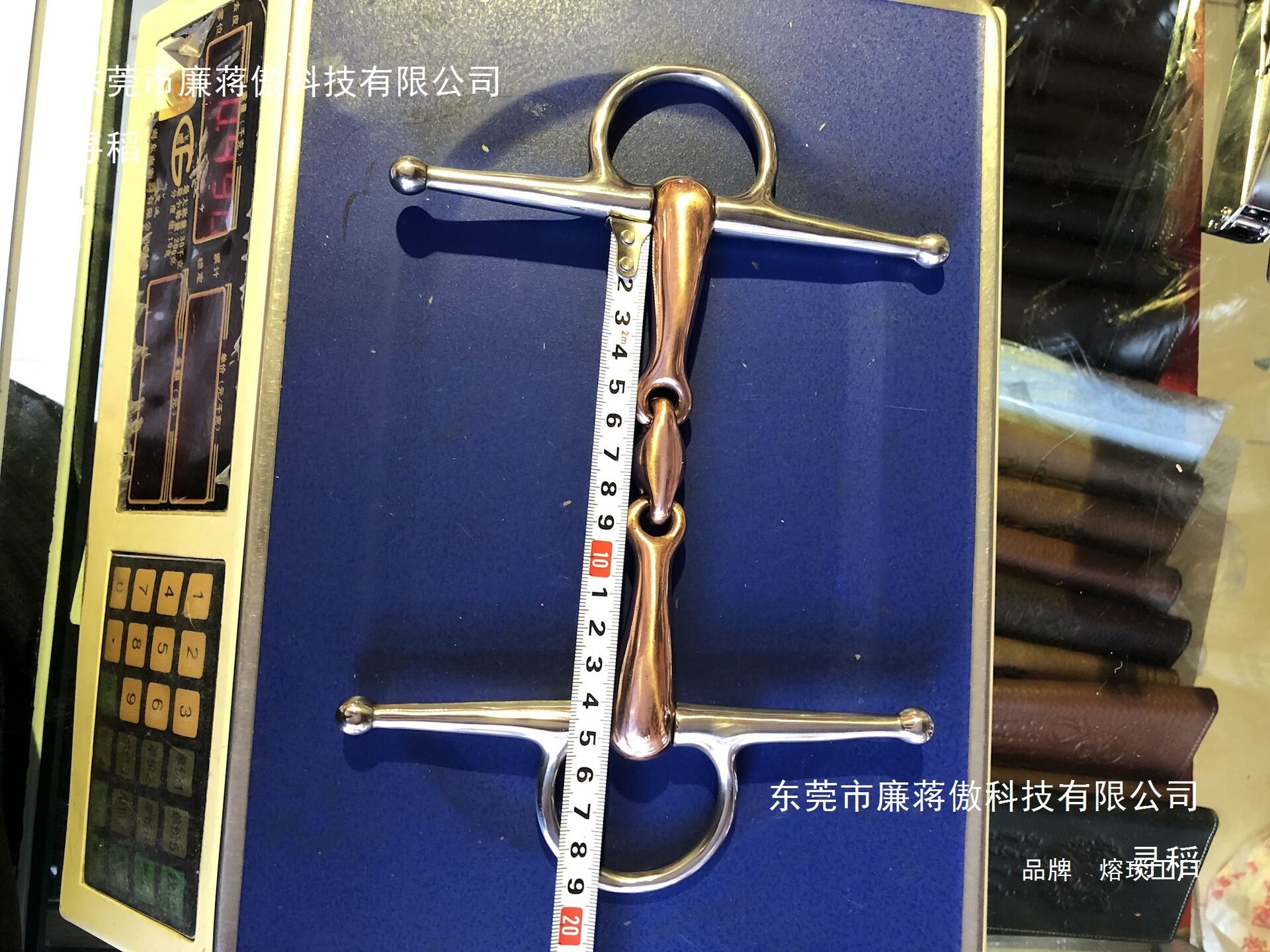 马驹马口咬马嚼子马蹄铁嚼骑马马赛迁口衔衔水勒详情