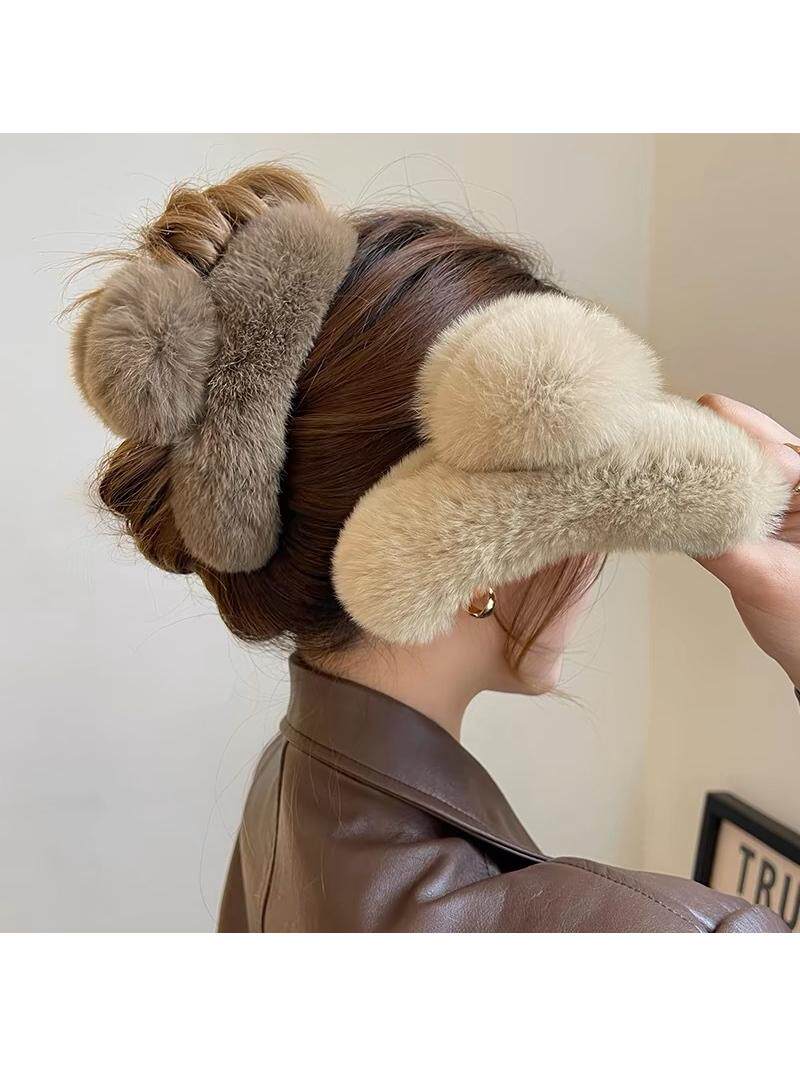 Korea's new genuine rabbit hair clip for women, retro oversized hairpin shark clip, high-end plush grabber for the back of the head