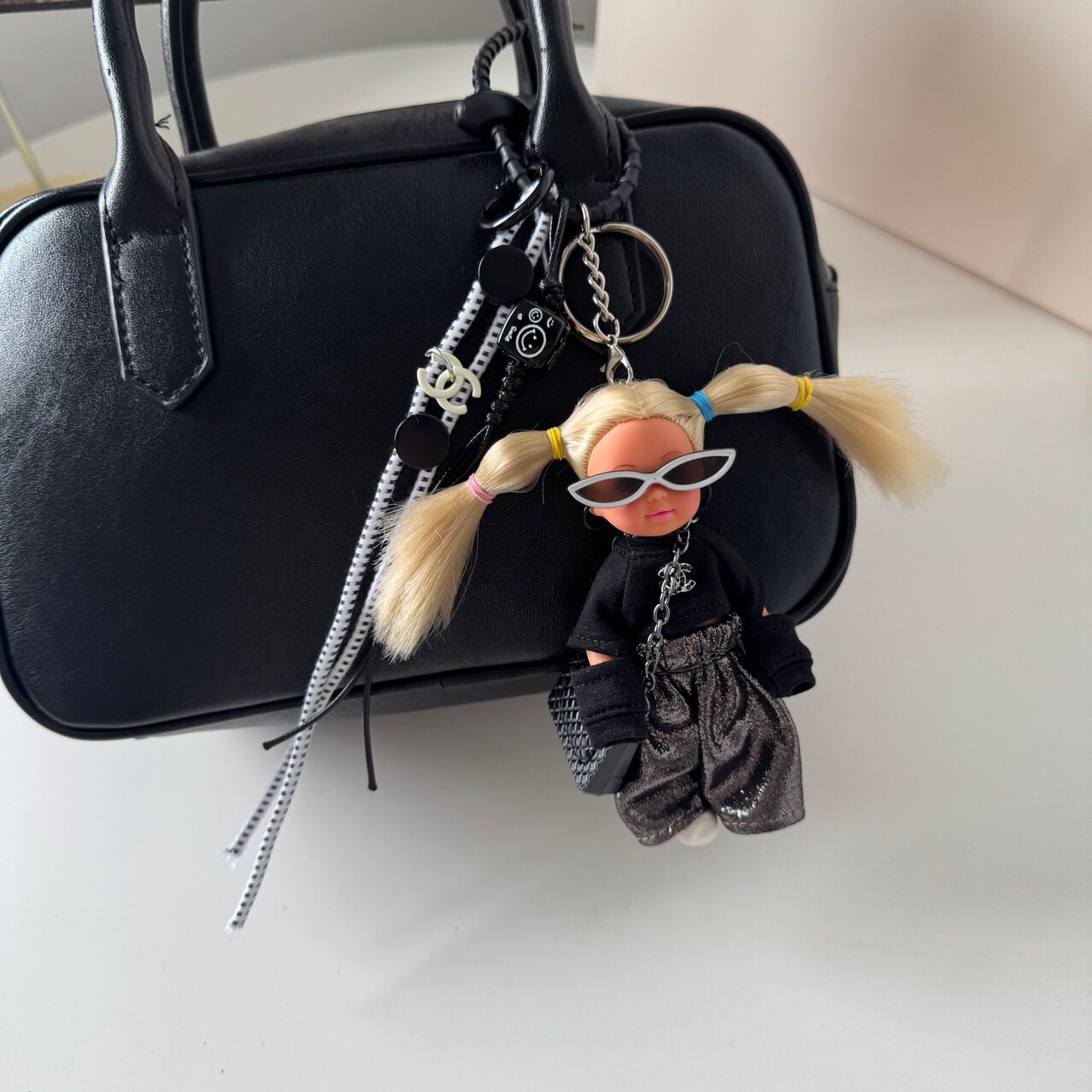 Trendy sunglasses, sweet and cool silicone doll, Barbie doll bag decoration pendant, retro keychain