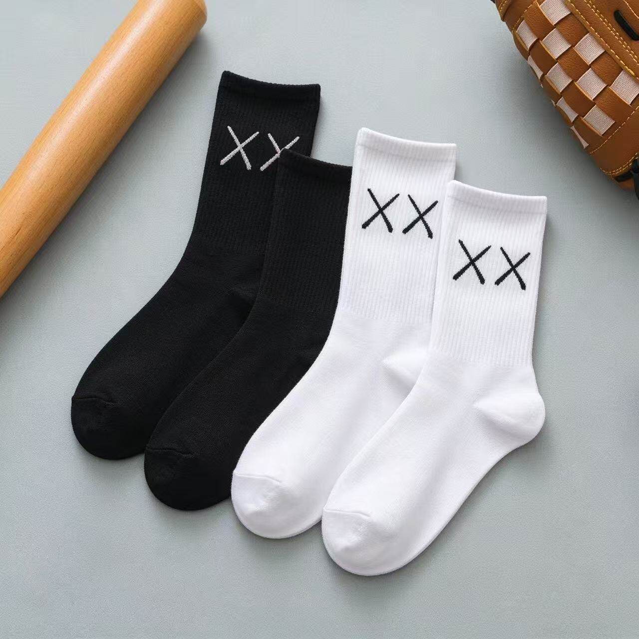 XX 图案潮牌中筒袜男女 黑白简约罗纹长袜街头运动百搭学生休闲袜