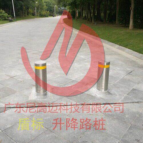 供应山西自动升降柱 停车场伸缩防撞柱 钢管路障柱遥控自动升降柱