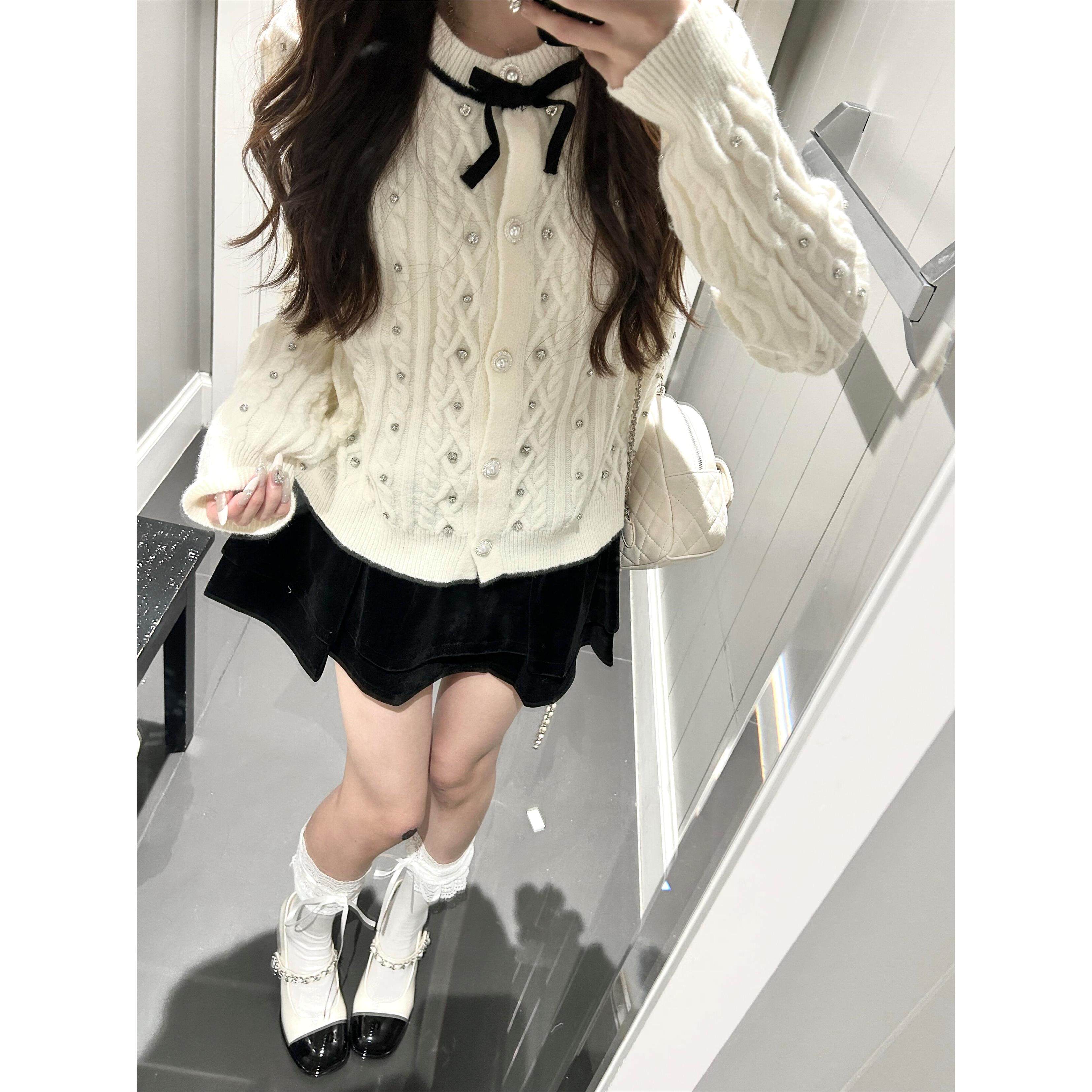 韩系千金烫钻针织毛衣开衫女秋冬新款修身上衣丝绒短裙子两件套装
