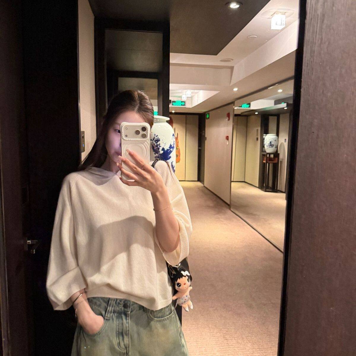 慵懒风米白连帽蝙蝠袖套头针织衫女春秋季独特超好看漂亮宽松上衣