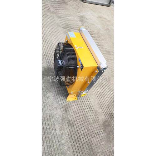 厂家直销 专业制造 AH1490T油冷却器，性能稳定 板式散热器