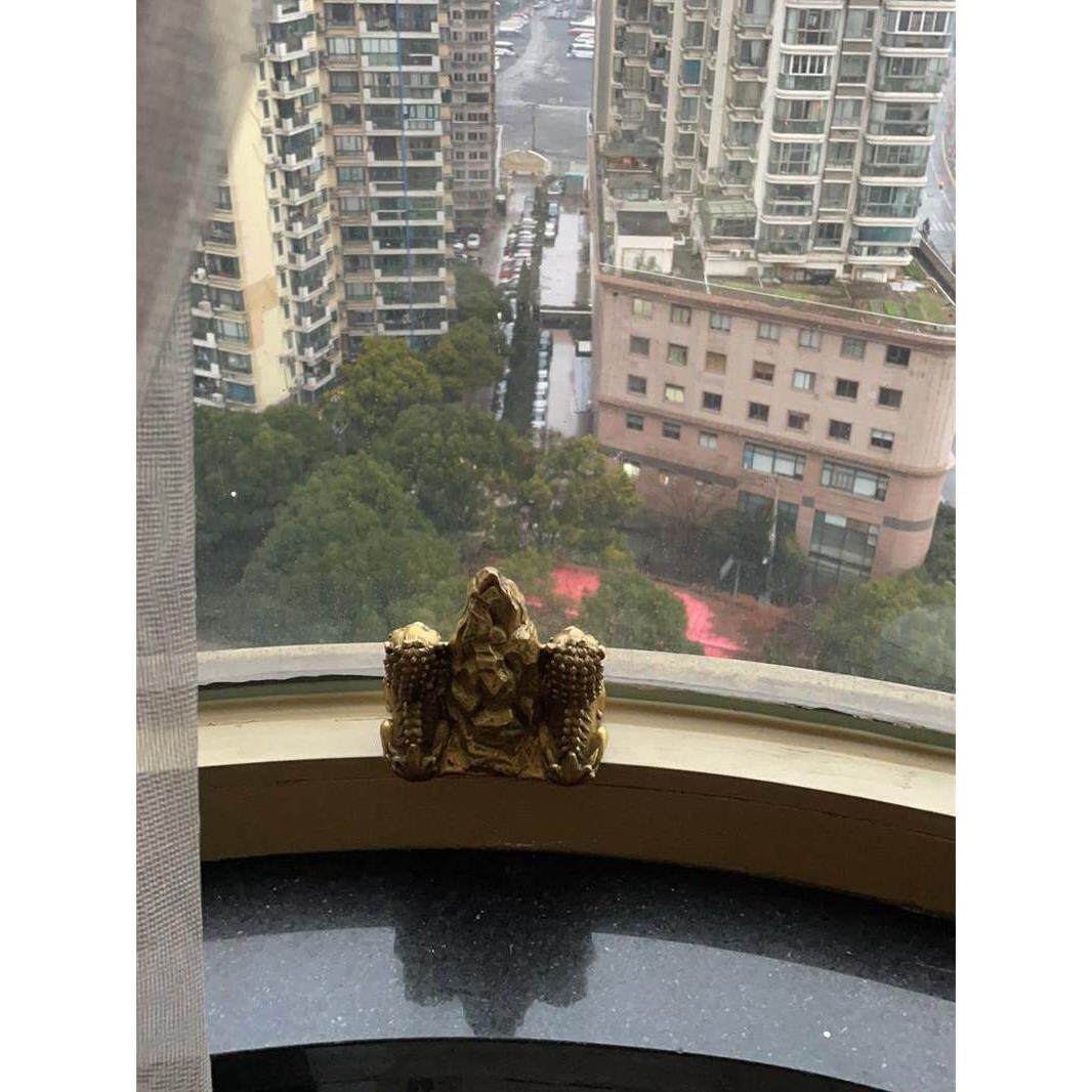 家居缺口角路打孔角墙刀反拱天战狮子路口剪刀镇房子摆件石敢当客