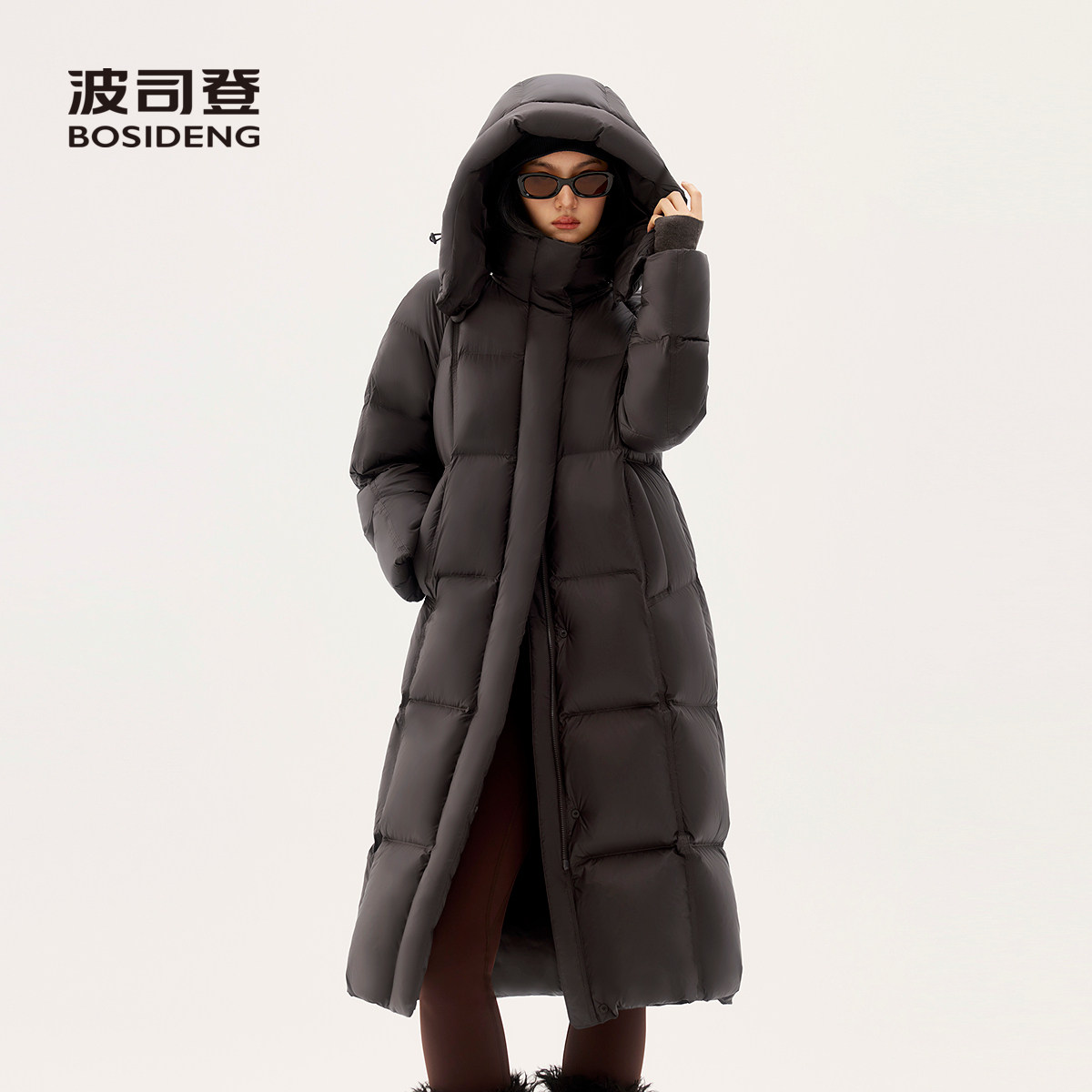 波司登女长款加厚鹅绒羽绒服