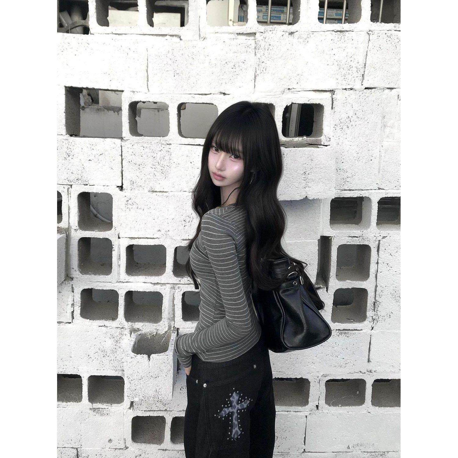 韩系辣妹~条纹复古V领长袖T恤女修身性感显瘦设计感纽扣上衣韩风