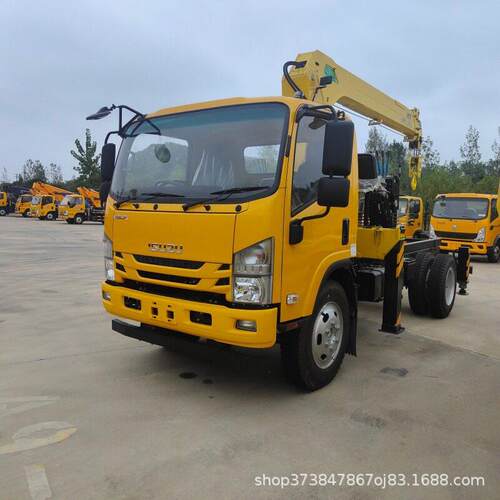 随车起重运输车 ISUZU五十铃 KV100 全球设备吊运 报关资料齐全