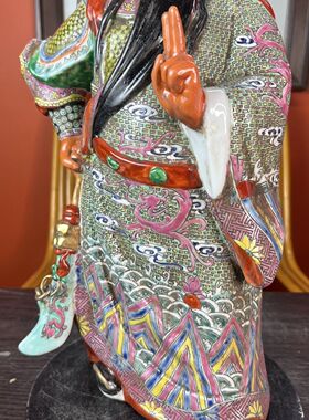 陶瓷关公财神爷摆件客厅玄关店铺前台招财装饰品公司乔迁开业礼品