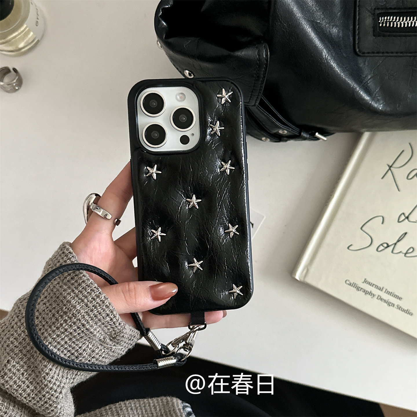 在春日韩国博主同款高级感铆钉星星挂绳手机壳适用于苹果17prom