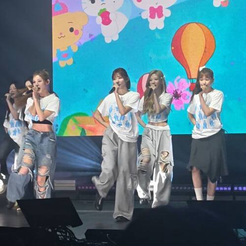 Hearts2Hearts北美演唱会Hearts2House周边应援H2H同款短袖T体恤
