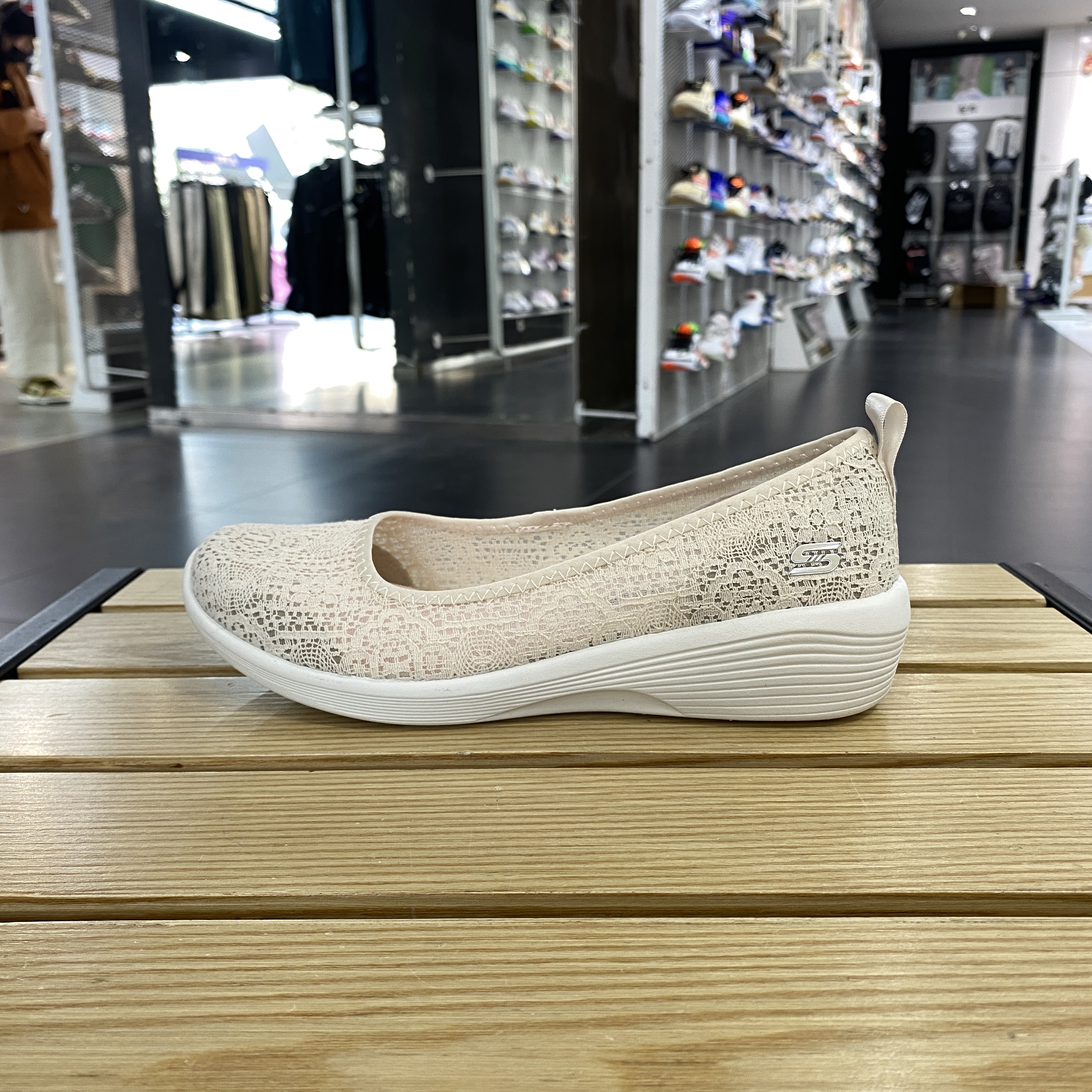 斯凯奇一脚穿女鞋浅口单鞋夏季款蕾丝透气休闲鞋舒适老人鞋妈妈鞋