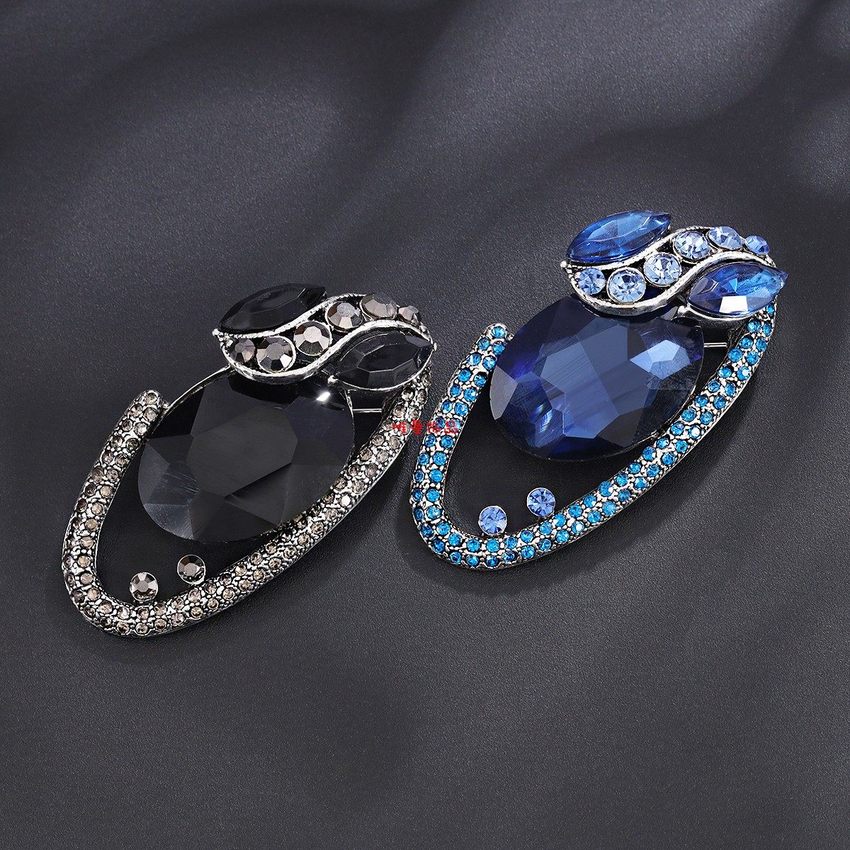 复古小众设计胸针高端精致时尚女服装防走光领口别针百搭点缀饰品,饰品/流行首饰/时尚饰品新,胸针,淘宝优惠券,粉丝福利购,淘宝优惠卷