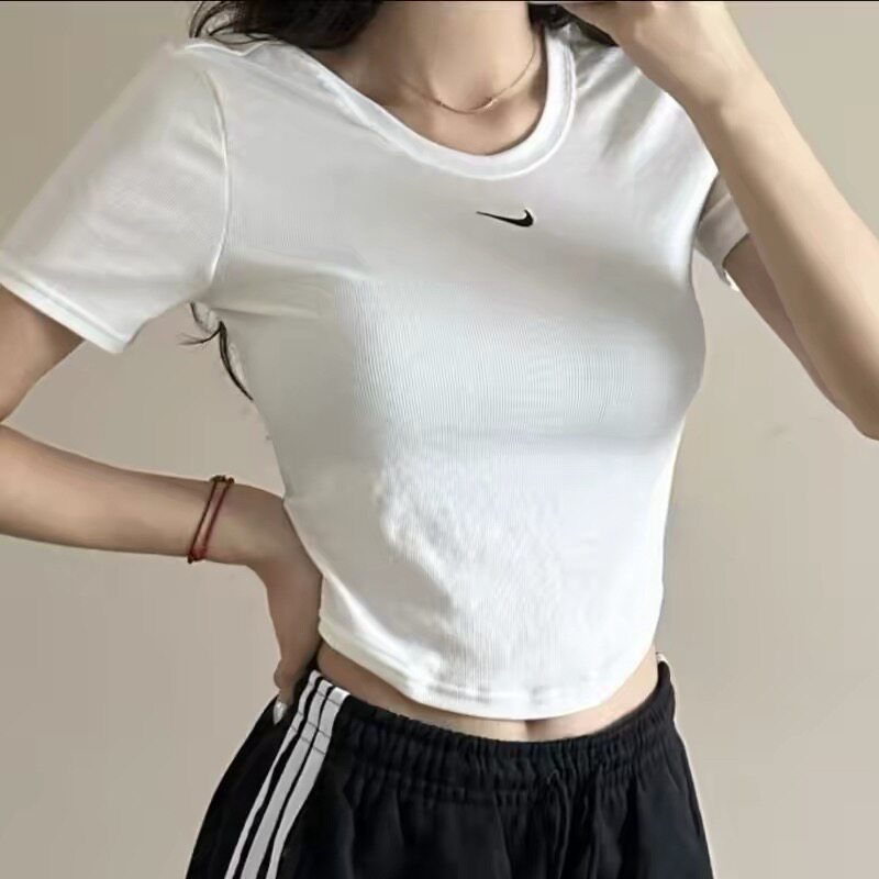 正品Nike耐克 女子 刺绣小标运动休闲露背舒适圆领短袖T恤FN3665