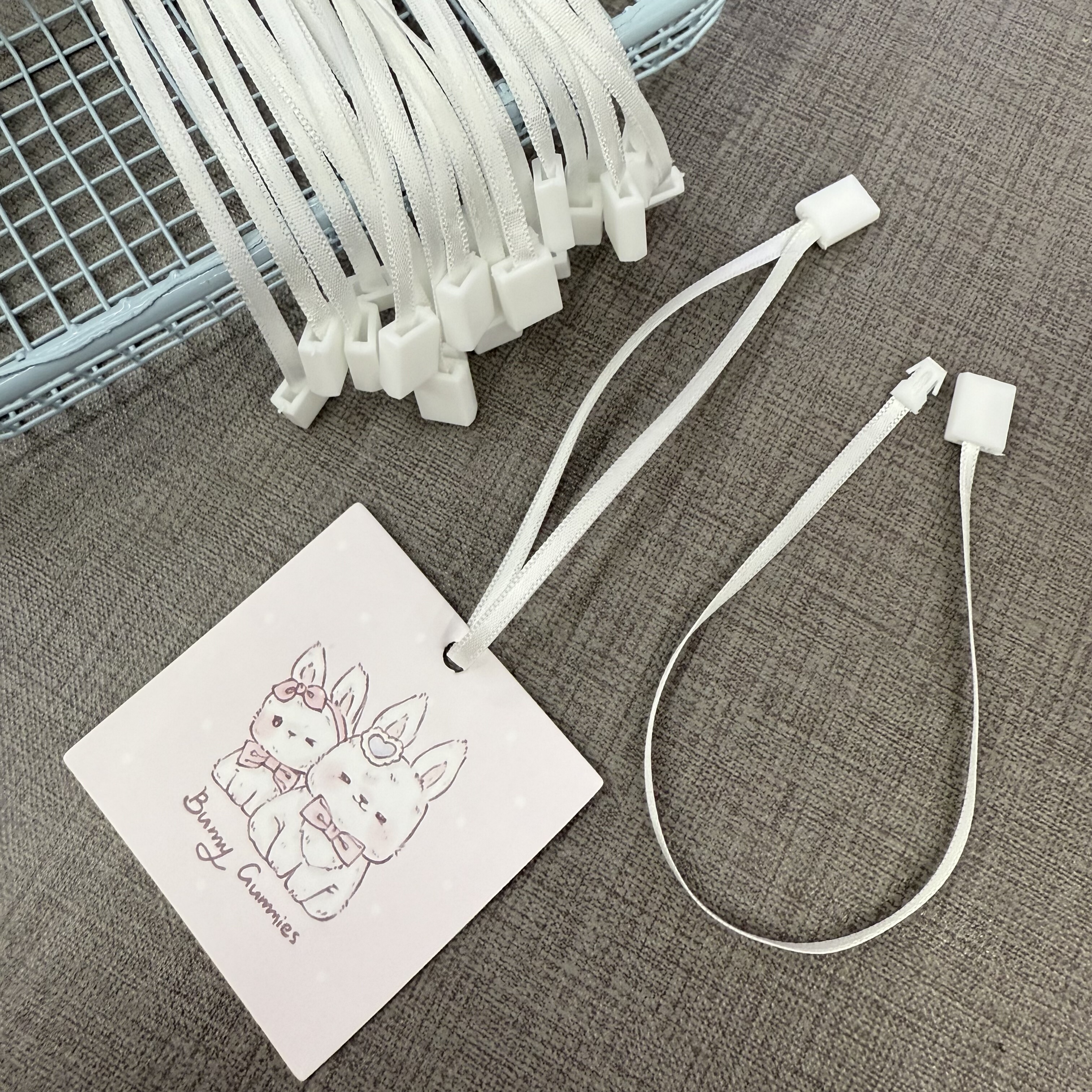 方块吊粒方孔绳子缎带丝带吊粒现货新品配件肠圈吊牌绳图片