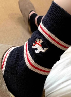 黑色条纹袜子女秋冬季中筒袜纯棉堆堆袜可爱刺绣小狗配勃肯鞋长袜