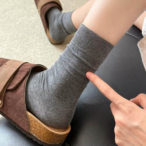 深灰miu系真的洋气~配勃肯鞋满满的复古感~无骨袜子女堆堆月子袜