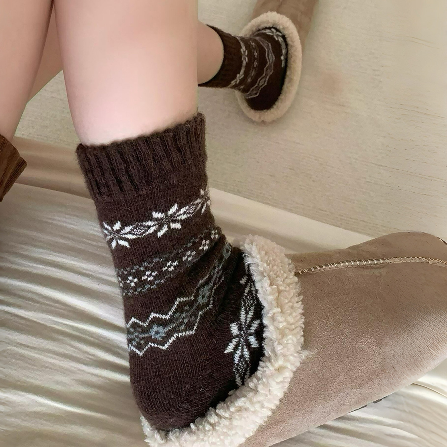 暖冬深咖色~费尔岛雪花羊毛袜子满满的韩剧氛围感~袜子女秋冬厚款