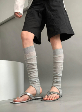 松松垮垮的浅灰袜套好戳我！灰色系还有点酷酷的感觉~薄款袜套女