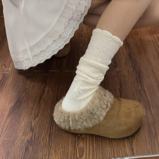 好喜欢这双羊毛小腿袜子!又韩又软乎乎的很暖和~袜子女秋冬高筒